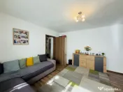 Apartament 3 camere, decomandat, etaj 1, zona Aradului