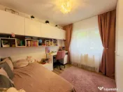 Apartament 3 camere, decomandat, etaj 1, zona Aradului