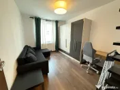 Apartament spatios, 3 camere, 65 mp utili + balcon de 9 mp - 