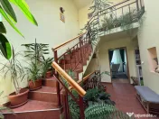Casa individuala, spatioasa, cu 6 camere, 147 mp utili - zon 