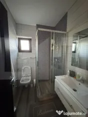 Casă individuală cu 4 camere, teren 1.000 mp, zona Corniș 