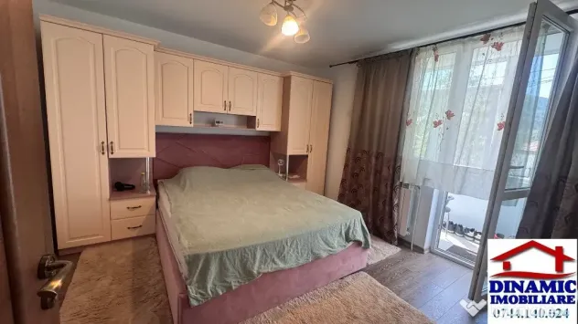 Ap 2 cam, decomandat, mobilat și utilat, et 2–Central, 400 Euro - Piatra-Neamt (Neamt)