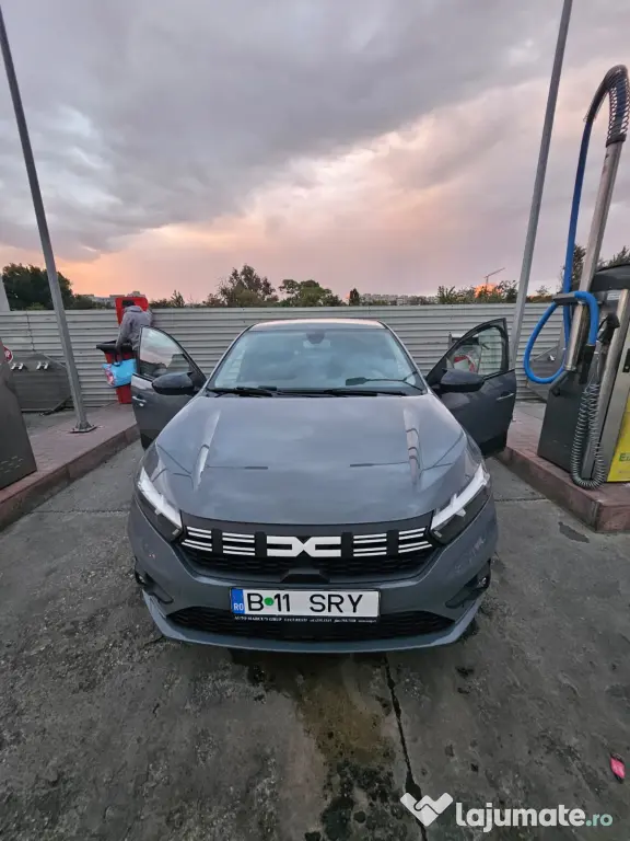 Vând Dacia Logan