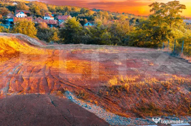 Teren intravilan pentru casă, lângă pădure, la doar 7 mi - Drambar (Alba)