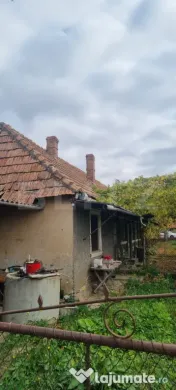 Casa 3 camere,curte,gradina si teren
