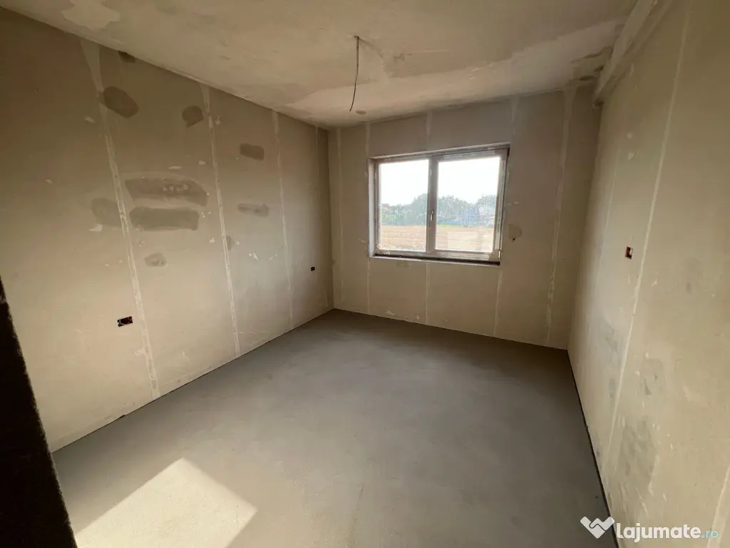 Duplex 5 camere despartit prin garaj | Giroc - Giroc (Timis)