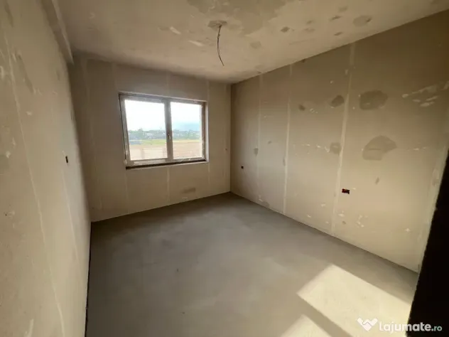 Duplex 5 camere despartit prin garaj | Giroc - Giroc (Timis)