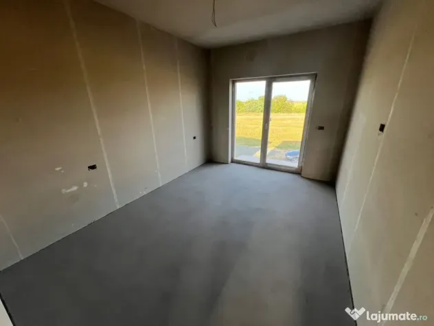 Duplex 5 camere despartit prin garaj | Giroc - Giroc (Timis)