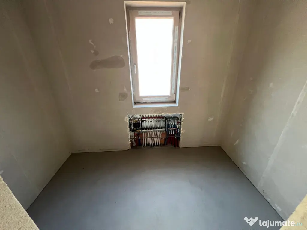 Duplex 5 camere despartit prin garaj | Giroc - Giroc (Timis)