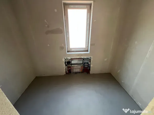 Duplex 5 camere despartit prin garaj | Giroc - Giroc (Timis)