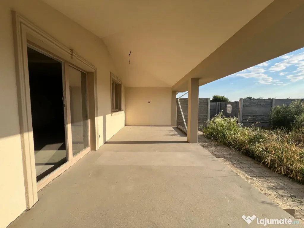 Duplex 5 camere despartit prin garaj | Giroc - Giroc (Timis)