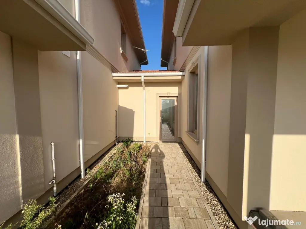 Duplex 5 camere despartit prin garaj | Giroc - Giroc (Timis)