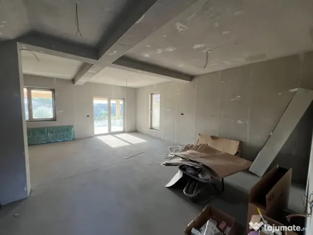 Duplex 5 camere despartit prin garaj | Giroc - Giroc (Timis)