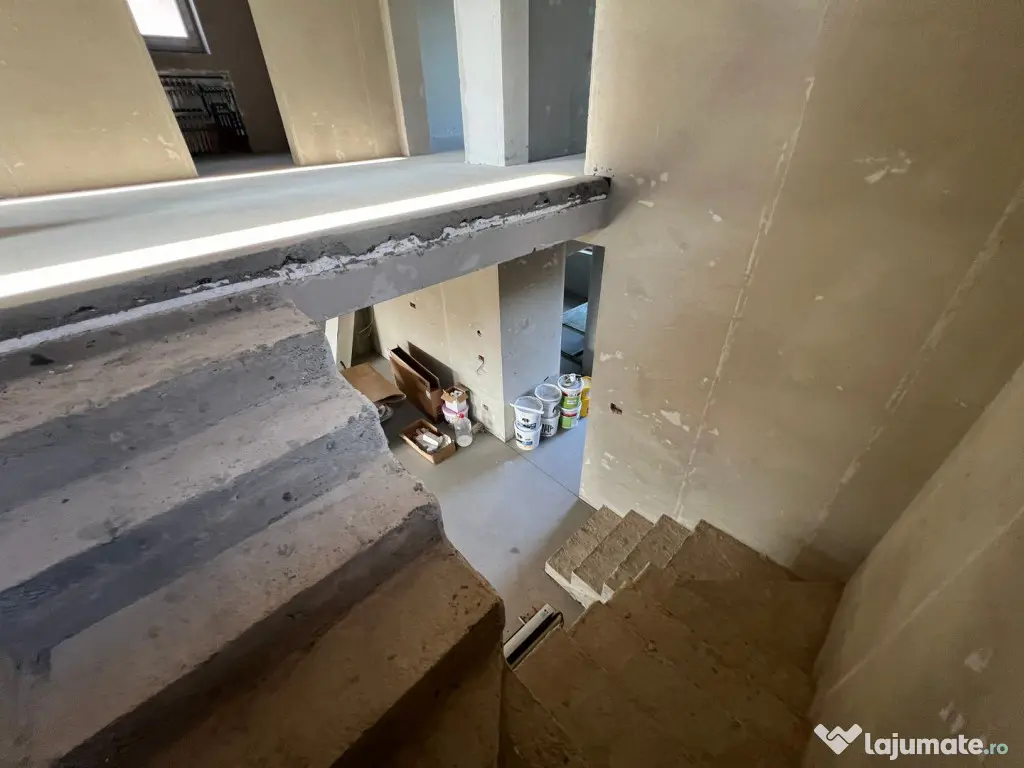 Duplex 5 camere despartit prin garaj | Giroc - Giroc (Timis)