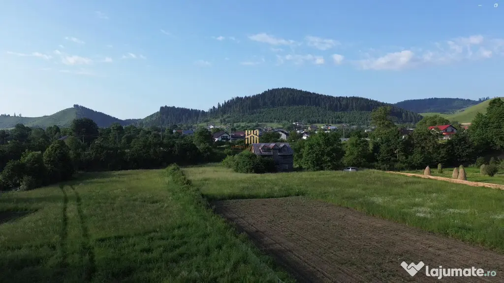 Teren 10.304 mp cu Cas#259; Locuibil#259; de V#226;nzare #23 - Slatina (Suceava)