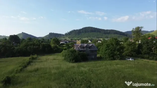 Teren 10.304 mp cu Cas#259; Locuibil#259; de V#226;nzare #23 - Slatina (Suceava)
