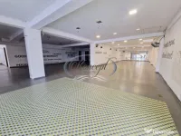Spatiu comercial versatil, pe strada Plopilor 