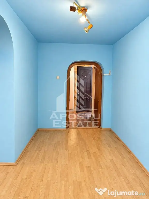 Casa cu 3 camere si curte comuna -zona Parneava - Arad (Arad)