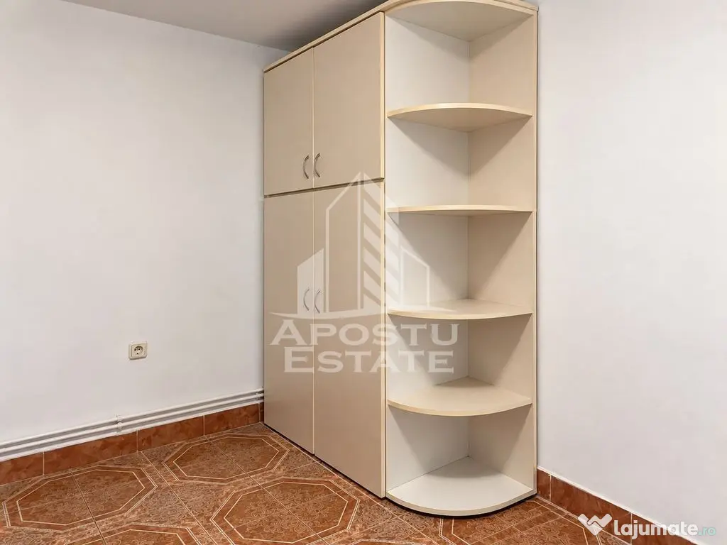 Casa cu 3 camere si curte comuna -zona Parneava - Arad (Arad)