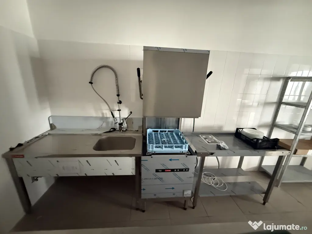 Se vinde mașina de spălat profesională Hobart Ecomax