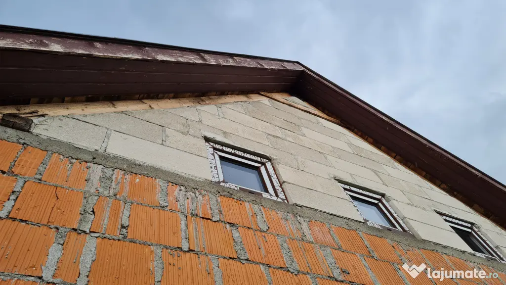 Teren cu casa neterminata in Batania, Ungaria