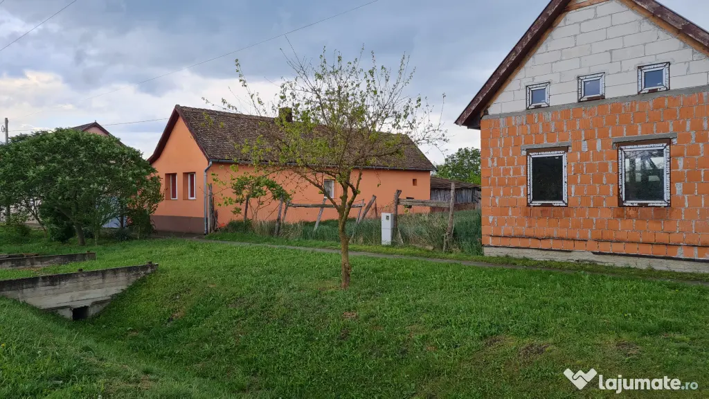 Teren cu casa neterminata in Batania, Ungaria