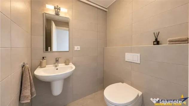 Imobil 3 camere,regim vila,terasa,balcon,parcare,boxa,TVA in - Brasov (Brasov)