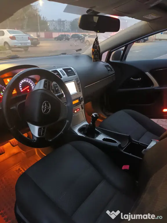 Toyota Avensis facelift 2014