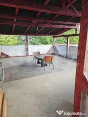 Casă cu 4 camere și spațiu pentru activitate comercială 