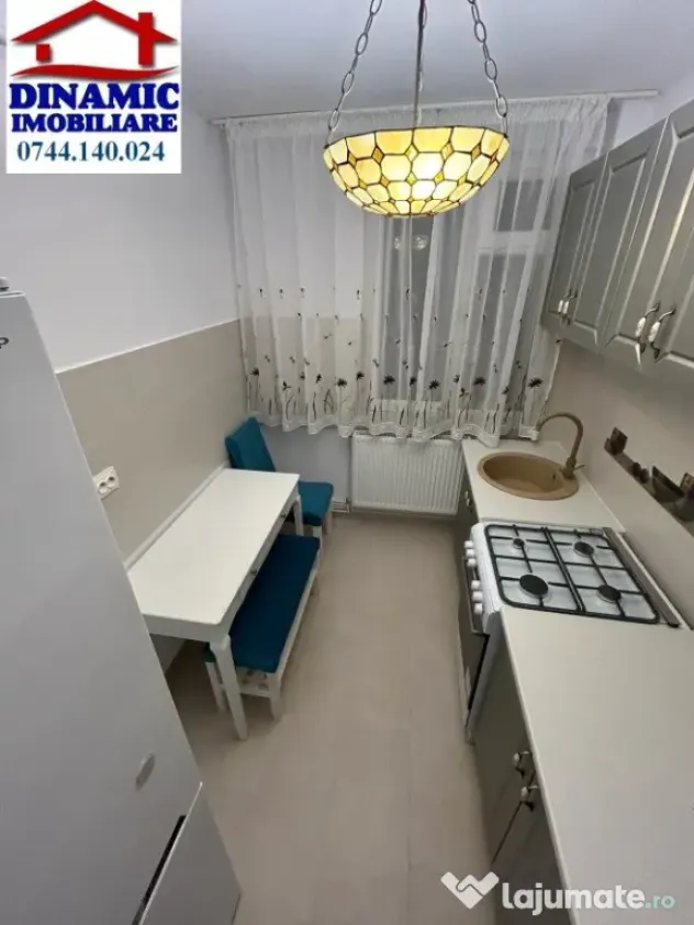 Ap 3 cam, ultracentral, et 8. Preț 450 eur/lunar - Piatra-Neamt (Neamt)