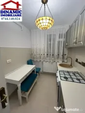 Ap 3 cam, ultracentral, et 8. Preț 450 eur/lunar 