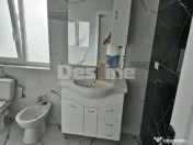 Aprtament cu doua camere in bloc nou zona Pietricica. 