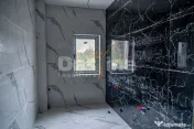 Aprtament cu doua camere in bloc nou zona Pietricica. 
