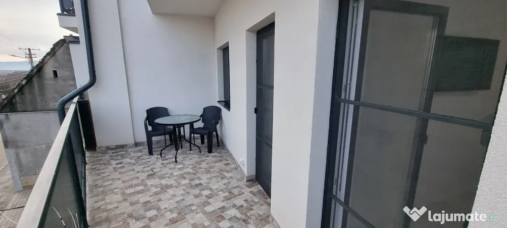Inchiriez apartament modern cu 2 camere, cartier Turnisor + 1 loc de parcare