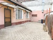 Apartament la casa, curte proprie, strada Nicolae Jiga 