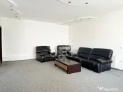 Apartament la casa, curte proprie, strada Nicolae Jiga 