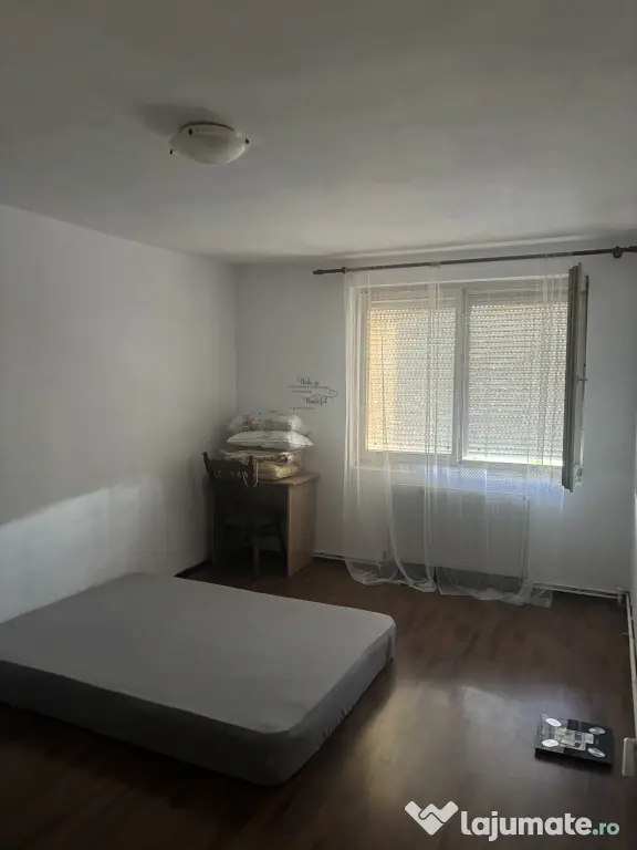 Apartament 3 Camere de Vanzare -90mp- Zona Pandurilor/ EON