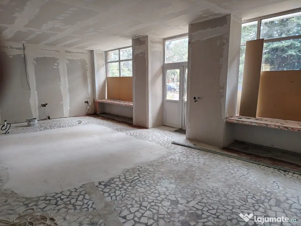Spațiu comercial, Pitești,Craiovei,100mp,trifazic,dublu acces,0 comis. - Pitesti (Arges)