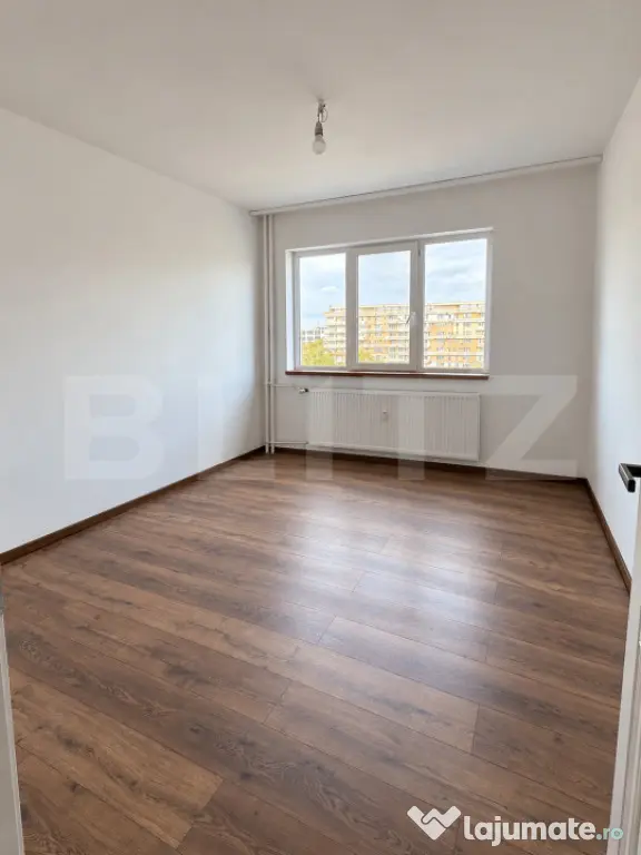 Apartament 3 camere decomandat 73 mp, zona Ultracentrală -U - Craiova (Dolj)