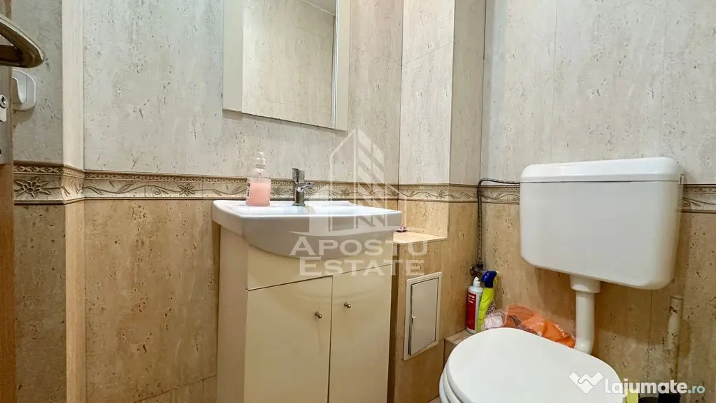 Apartament de vanzare cu 3 camere, decomandat, zona Soarelui - Timisoara (Timis)