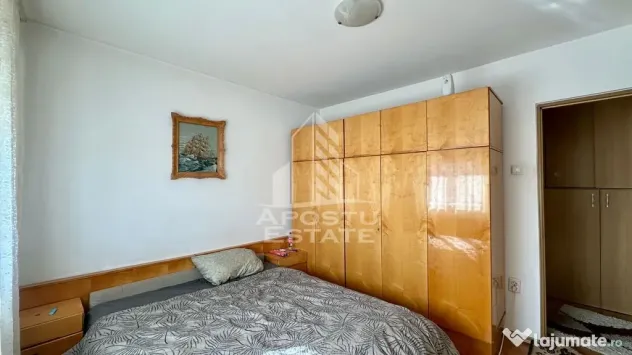 Apartament de vanzare cu 3 camere, decomandat, zona Soarelui - Timisoara (Timis)