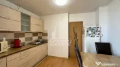 Apartament de vanzare cu 3 camere, decomandat, zona Soarelui 