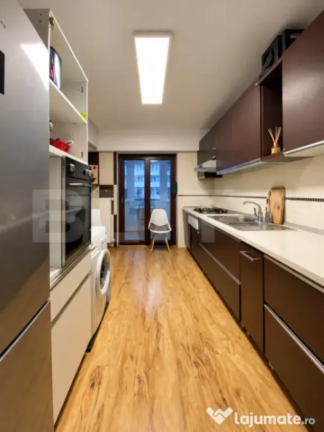 Apartament cu 3 camere, 77 mp, Sud-Est - Suceava (Suceava)