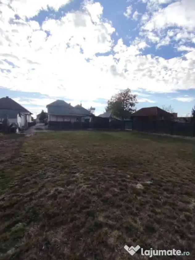 Teren intravilan, 8 ari, zona Tăuții-Măgherăuș, Aeropor - Tautii Magheraus (Maramures)