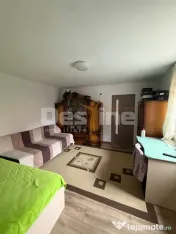 Casa/Spațiu comercial de vânzare (Vadu Crișului) 