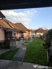Casa/Spațiu comercial de vânzare (Vadu Crișului) 
