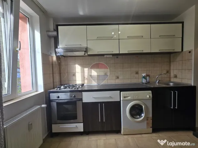 3 Camere Titan, Metrou 1 Decembrie 5 min, Et. 3/4, Mobilat, 550 € - Bucuresti (Bucuresti-Ilfov)