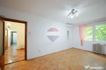 De vânzare apartament cu 3 camere, în zona Dacia