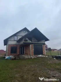 Casa tencuita , teren 1075, Marginea