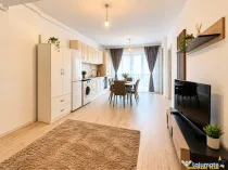 Studio luminos cu panorama deschisa si balcon generos, etaj